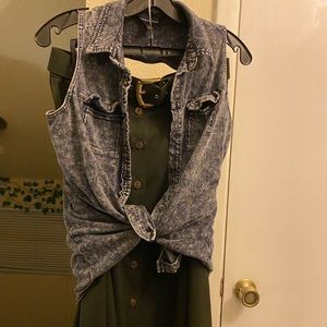 Acid washed jean vest size S